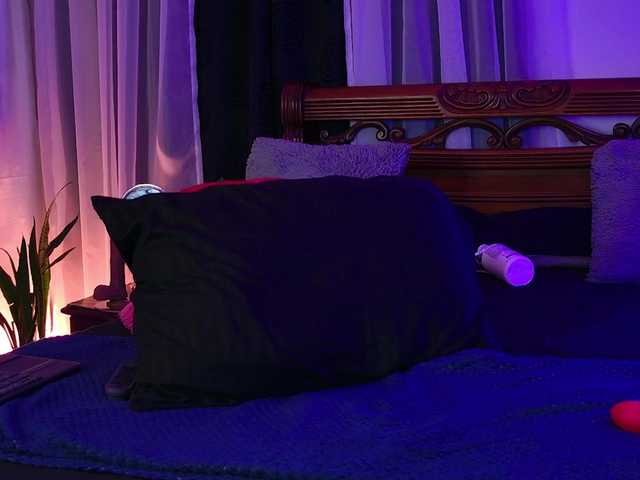 PeachNymph's BongaCams show and profile