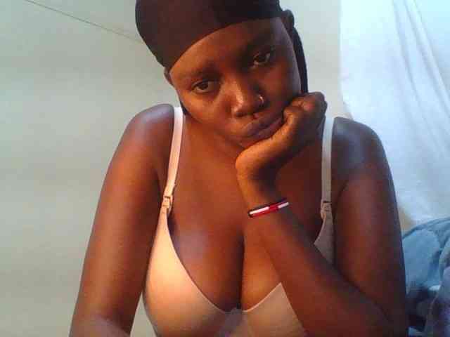 sweetlucy2 Live Webcam on BongaCams