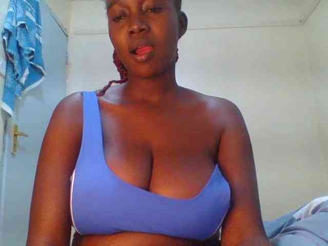 sweetlucy2 Live Webcam on BongaCams