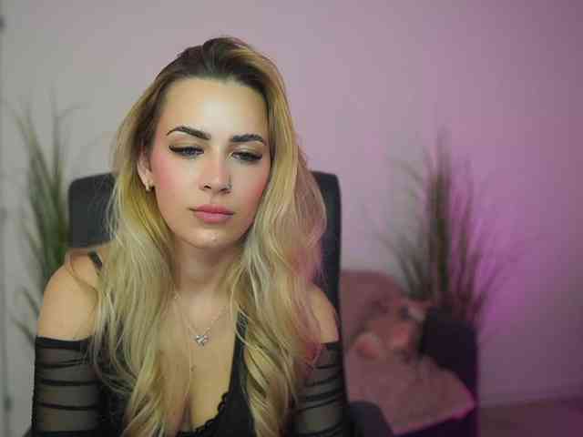 LegallyBlonde18 webcam