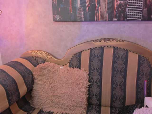 Mia-clk's BongaCams show and profile