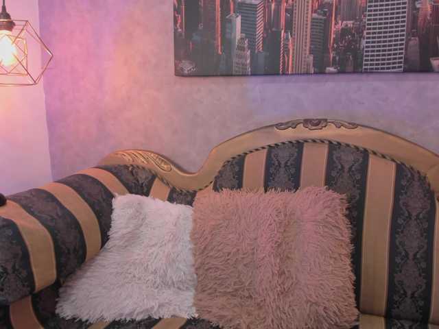 Mia-clk's BongaCams show and profile