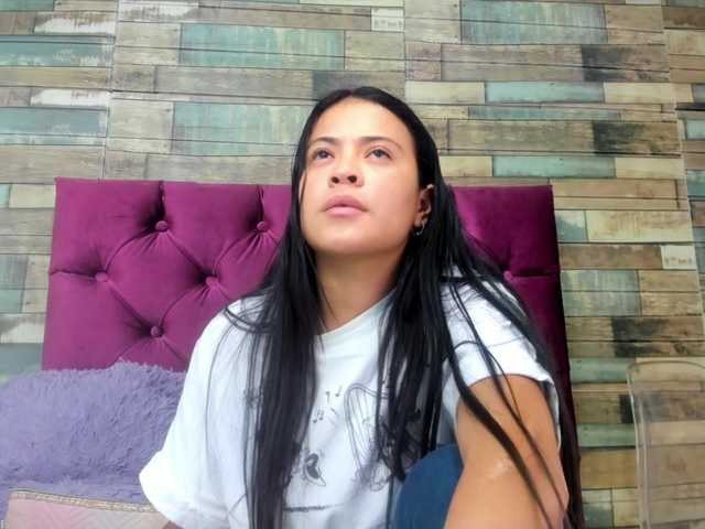 LITTLE-NESSA's BongaCams show and profile