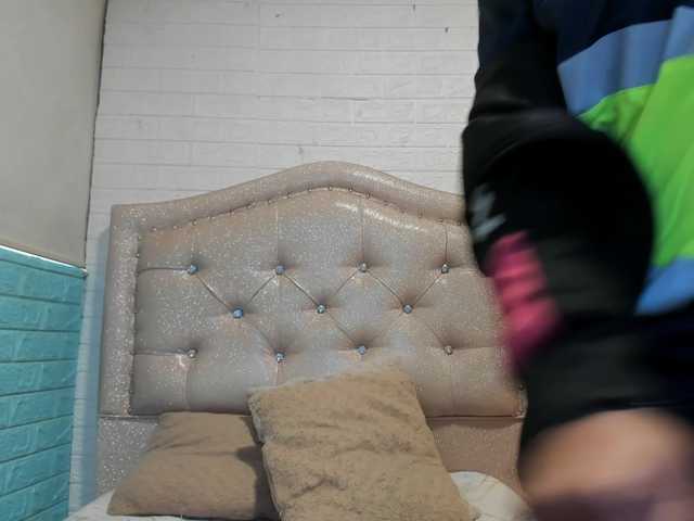 LITTLE-NESSA's BongaCams show and profile