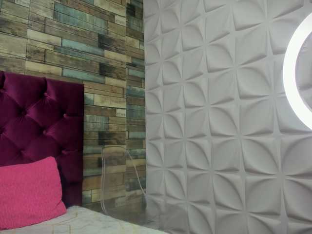 LITTLE-NESSA's BongaCams show and profile