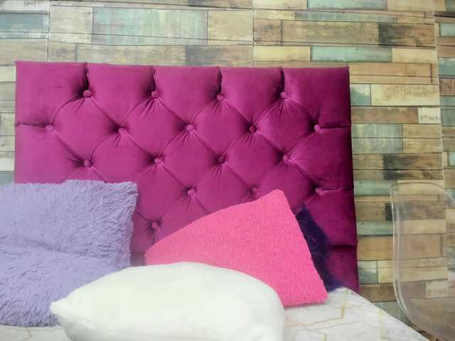 LITTLE-NESSA's BongaCams show and profile