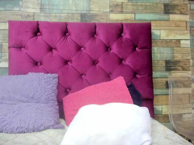 LITTLE-NESSA's BongaCams show and profile