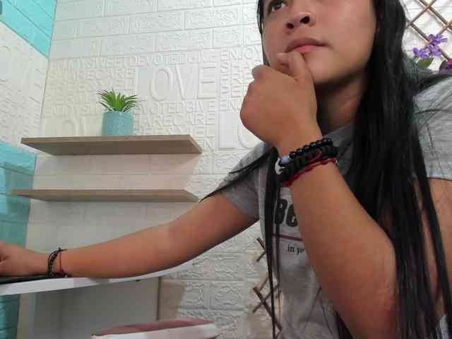 LITTLE-NESSA LITTLE-NESSA