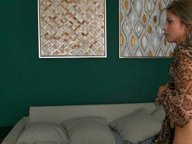 RoxyJoyfull's BongaCams show and profile