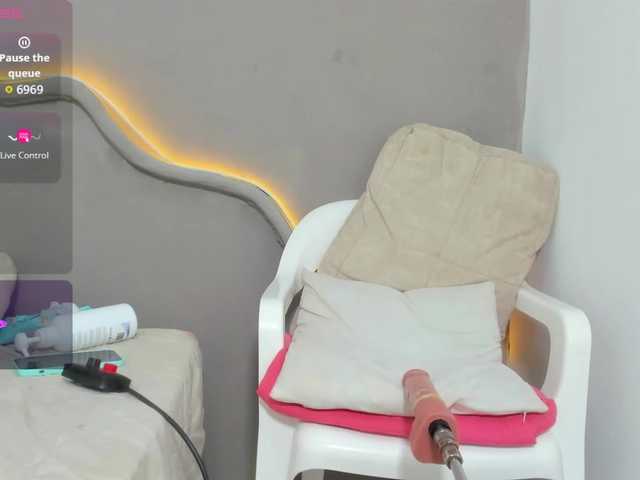 viioletta-28's BongaCams show and profile