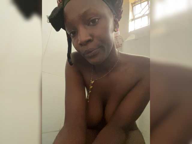 Shee63641's BongaCams show and profile