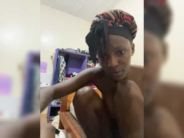 Shee63641's BongaCams show and profile