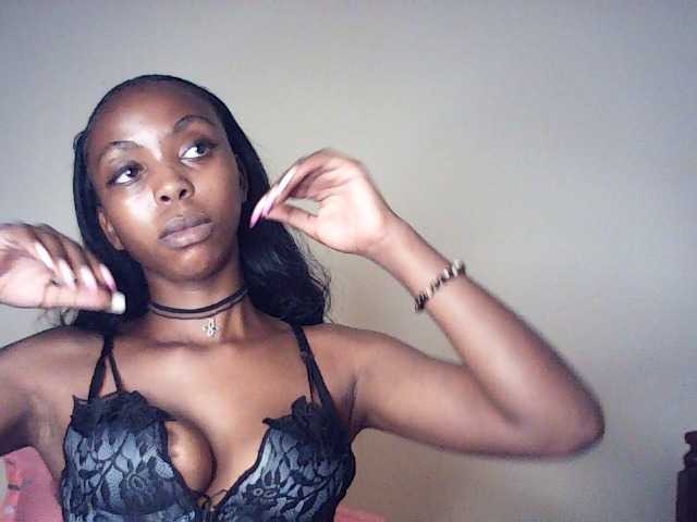 Malaika-Nior Live Cam on BongaCams