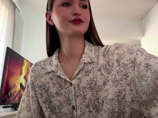  LauraMondella chat room