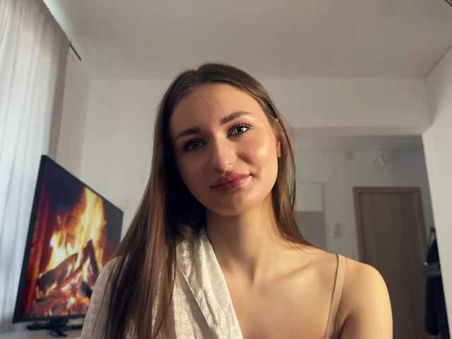 LauraMondella's BongaCams show and profile
