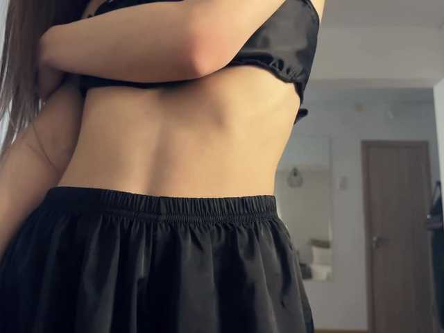 LauraMondella's BongaCams show and profile