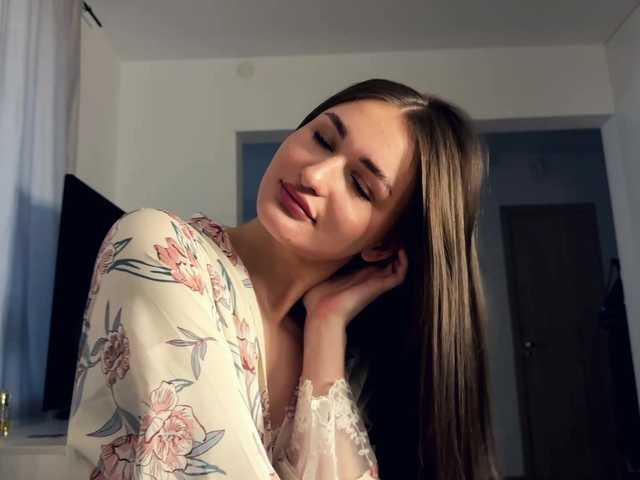 LauraMondella's BongaCams show and profile