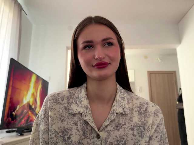 LauraMondella's BongaCams show and profile