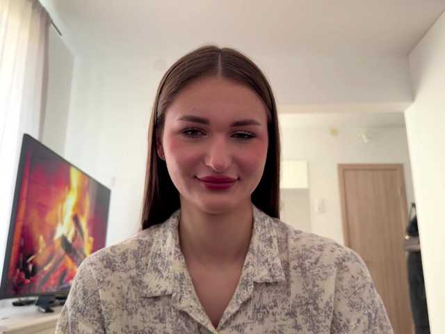  LauraMondella chat room