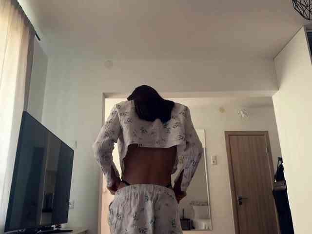 LauraMondella webcam