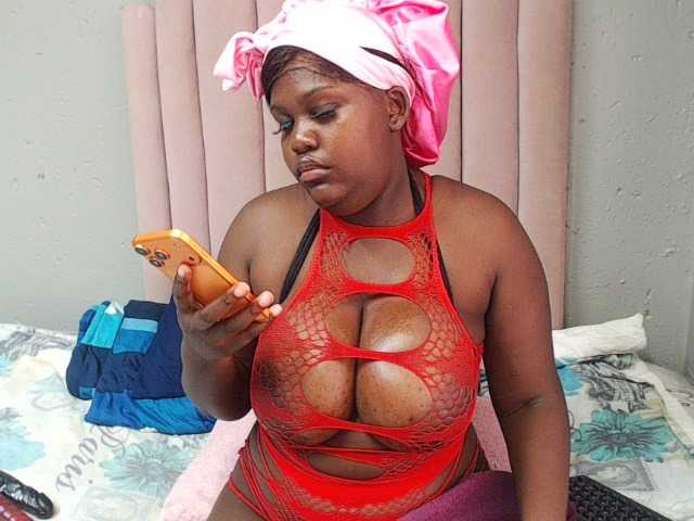 Chocolatemelons01's BongaCams show and profile