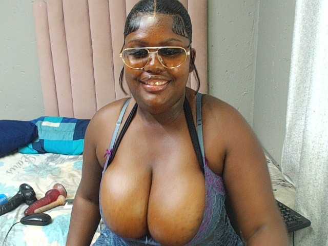 Chocolatemelons01's BongaCams show and profile