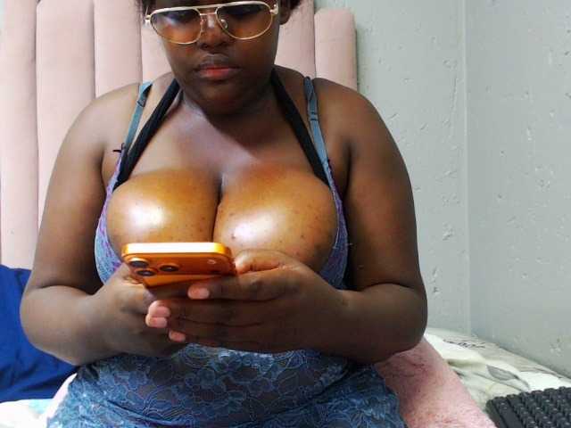 Chocolatemelons01's BongaCams show and profile