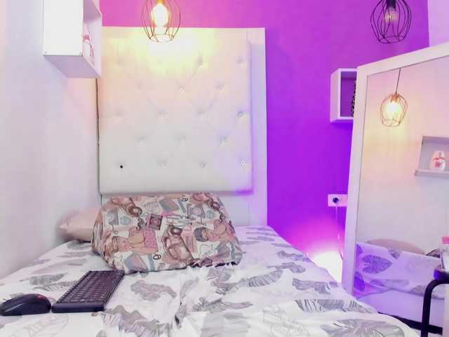 Sheila-hot69's BongaCams show and profile