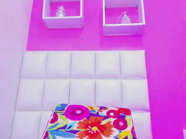 Sheila-hot69's BongaCams show and profile