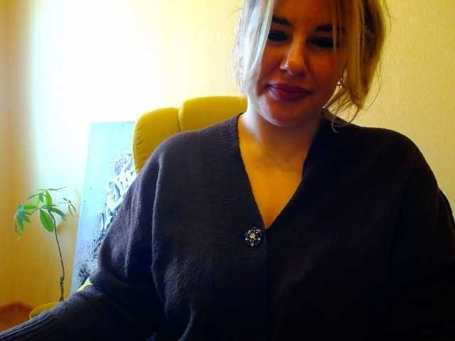 Ava Queen (AvaQueen)