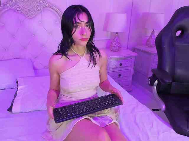 EstherValliere Live Webcam on BongaCams