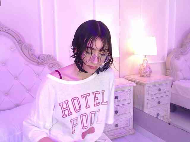 EstherValliere Live Webcam on BongaCams