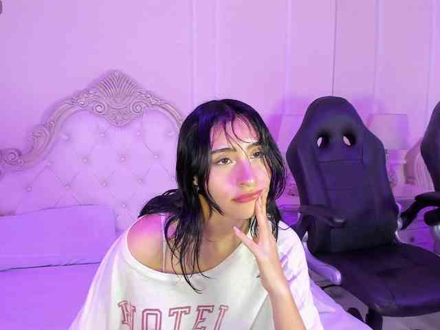 EstherValliere Live Webcam on BongaCams