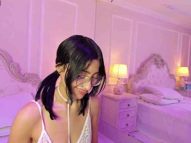 EstherValliere Live Webcam on BongaCams
