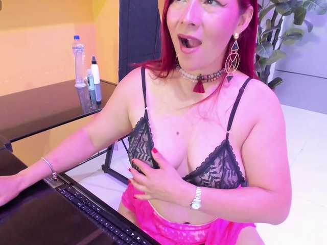 QueenofFirex's BongaCams show and profile