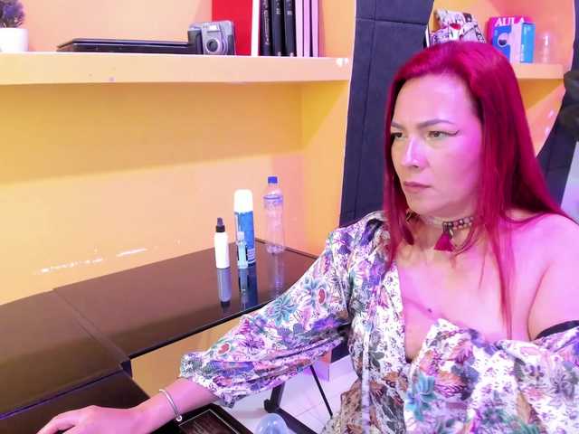 QueenofFirex's BongaCams show and profile