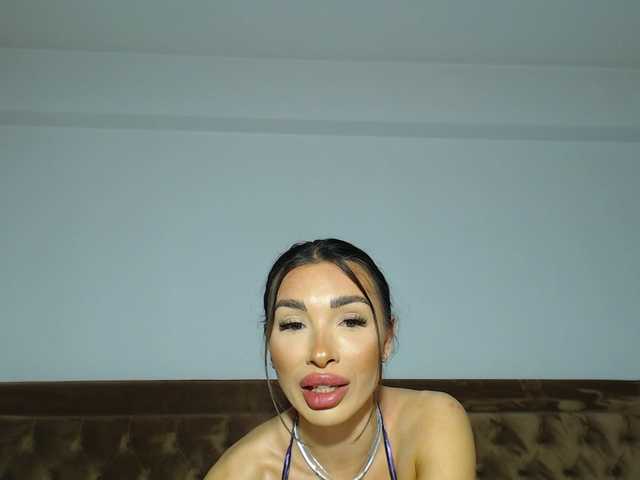 aylinhoney's BongaCams show and profile