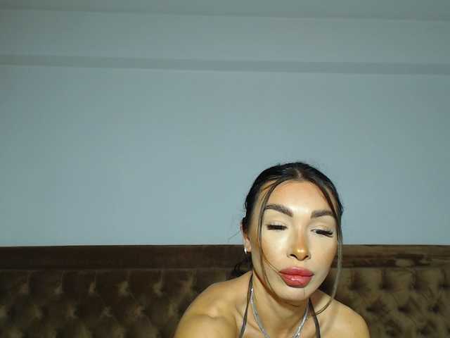 aylinhoney's BongaCams show and profile