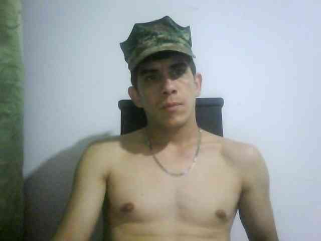 adrian-fire Live Webcam on BongaCams