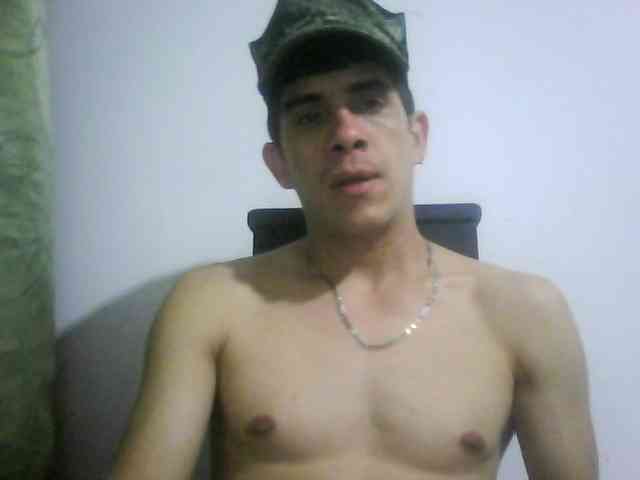 adrian-fire Live Webcam on BongaCams