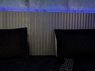 EmiliaWalker Porn Show