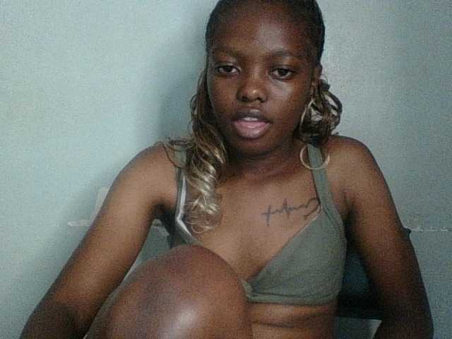 Paradisedoll's BongaCams show and profile