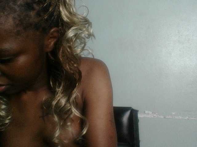 Paradisedoll's BongaCams show and profile