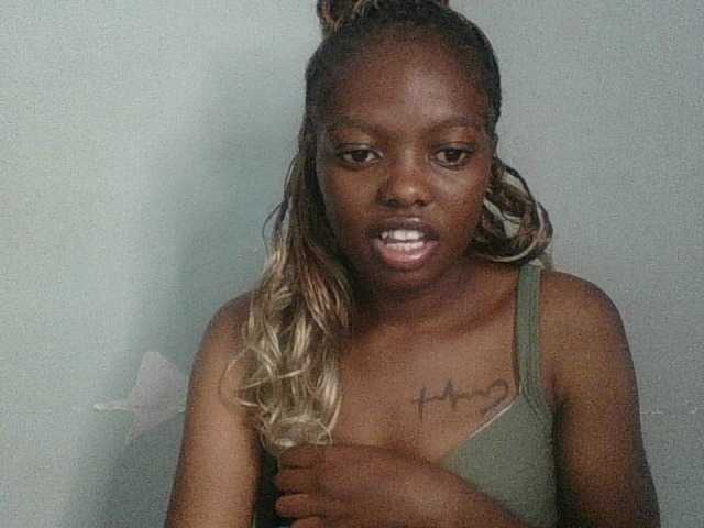 Paradisedoll's BongaCams show and profile