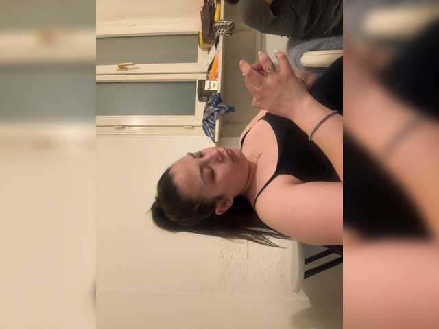 sarahrayanlove's BongaCams show and profile