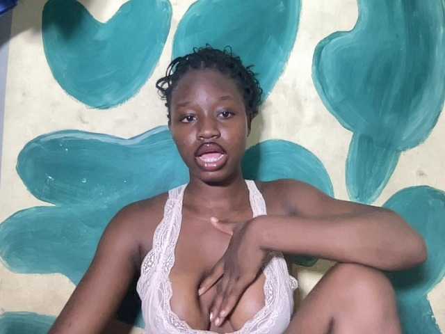 cuntybrielle Live Cam on BongaCams