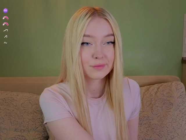 Erlenbayer's BongaCams show and profile