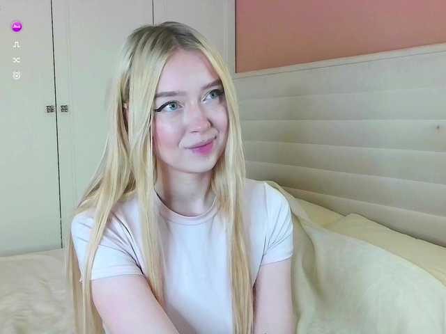 Erlenbayer's BongaCams show and profile