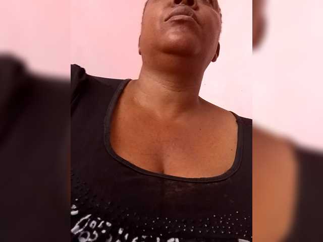 Carolnti Live Cam on BongaCams