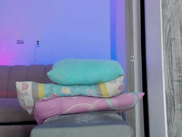 angisousa's BongaCams show and profile